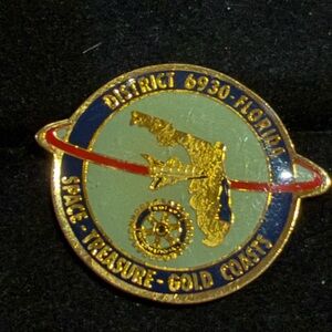 Rotary Club Enamel District 6930 Florida Space Treasure Gold Coasts Pin